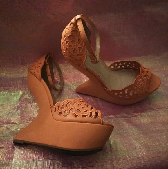 Tangerine platform peeptoes - Picture 3 of 3